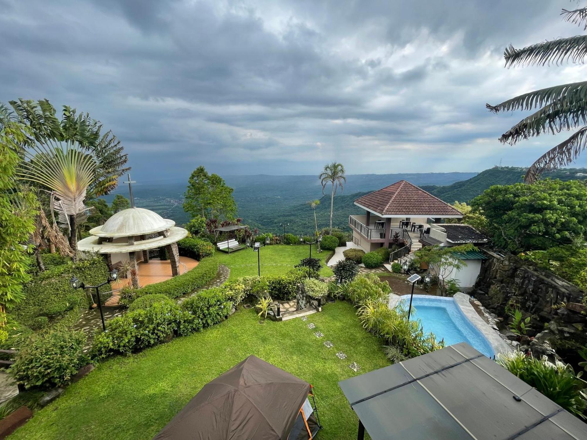 The Lakeview Suites Tagaytay City Exterior photo
